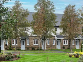 De Havilland Place, White Waltham Village, Maidenhead photo