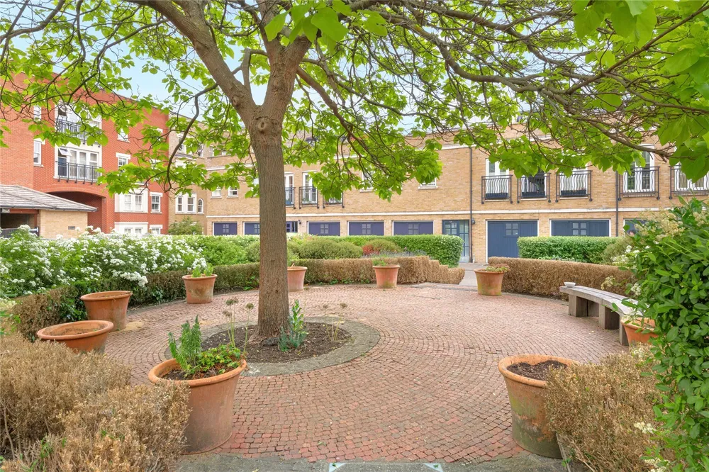Wendle Square, London, SW11
