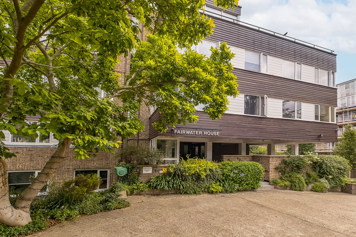 Twickenham Road, Teddington, TW11 photo 1