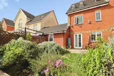 Clos Yr Wylan, BARRY