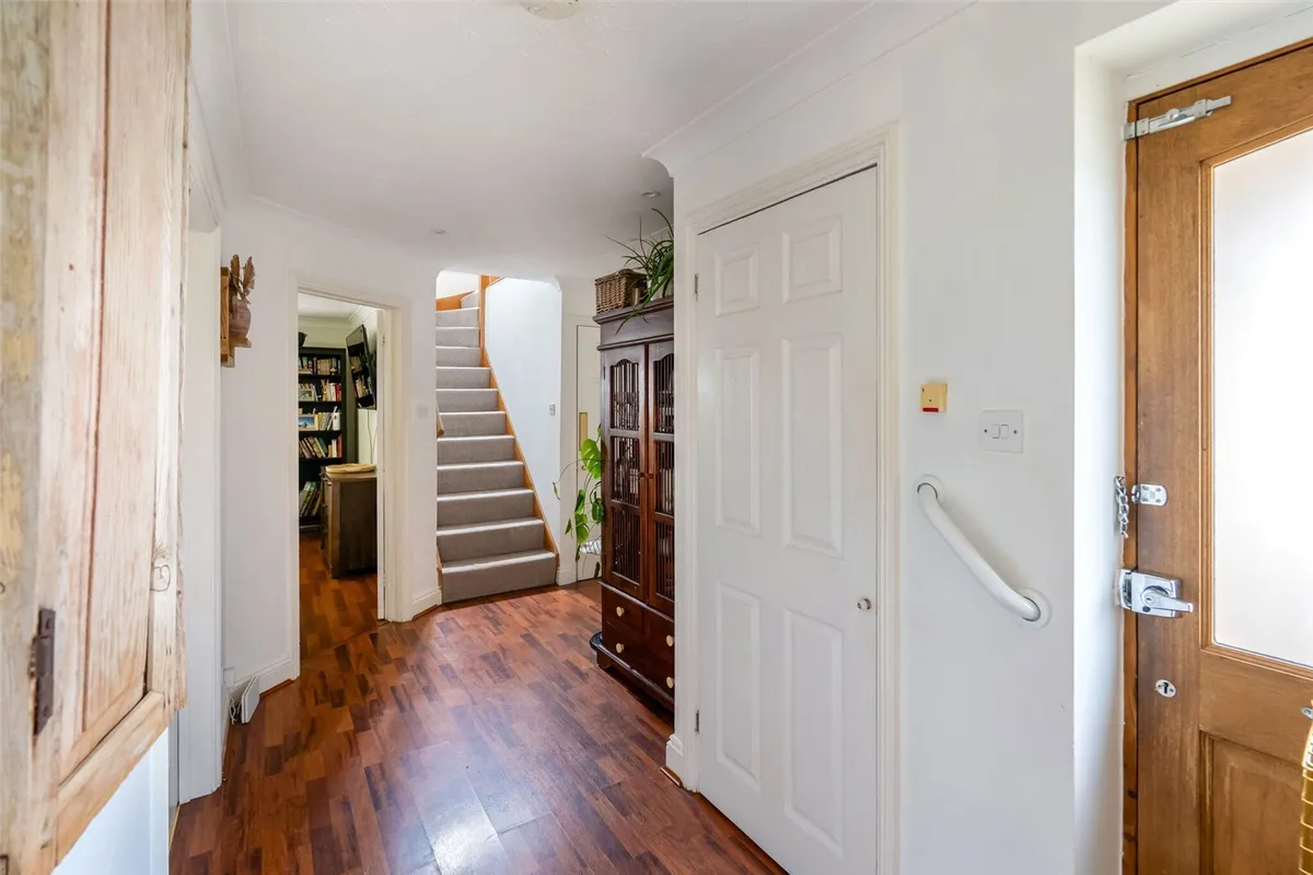 Reading Road, Chineham, Hampshire, RG24