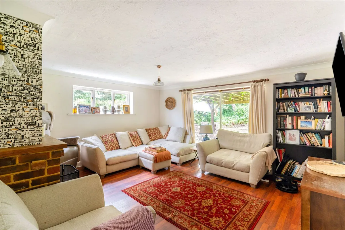 Reading Road, Chineham, Hampshire, RG24