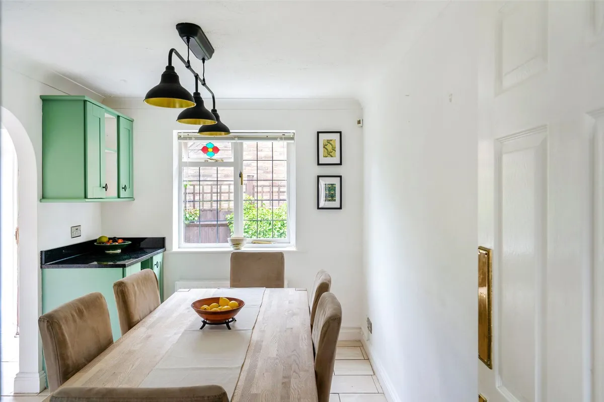 Reading Road, Chineham, Hampshire, RG24
