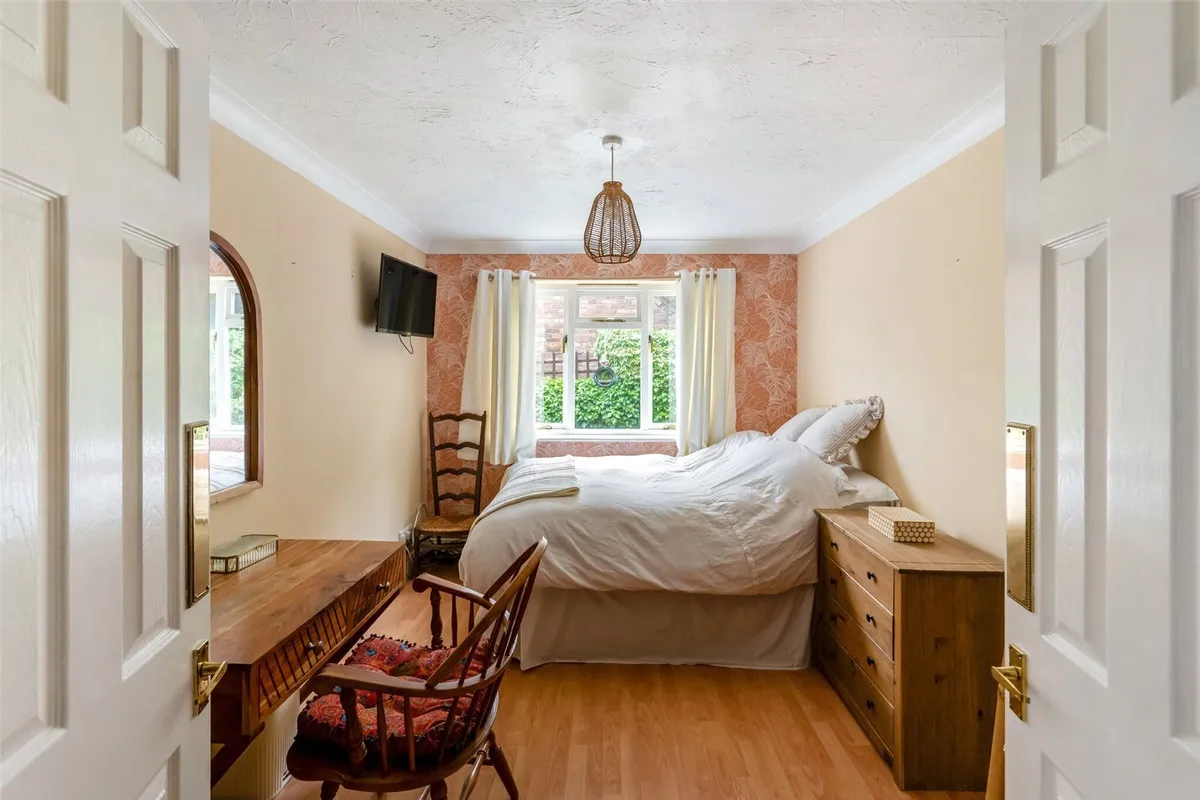 Reading Road, Chineham, Hampshire, RG24