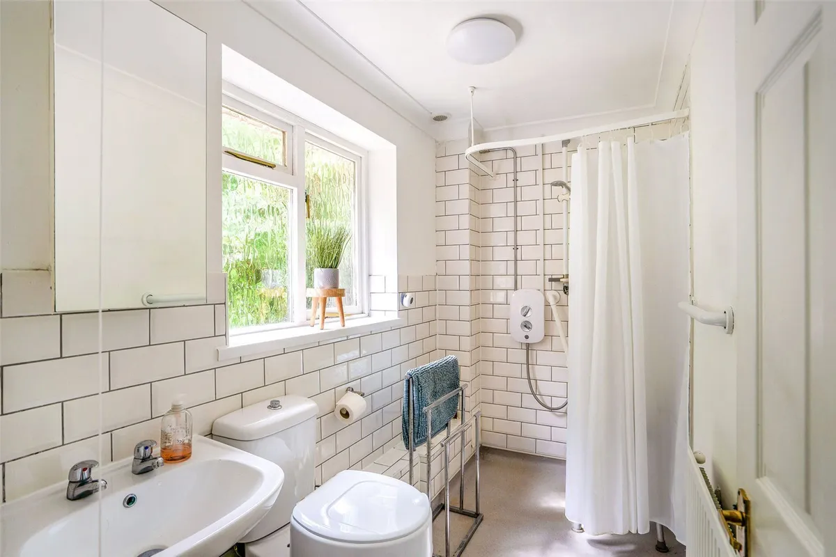 Reading Road, Chineham, Hampshire, RG24