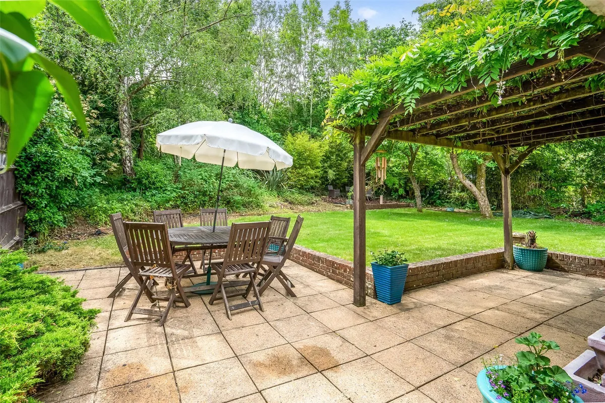 Reading Road, Chineham, Hampshire, RG24
