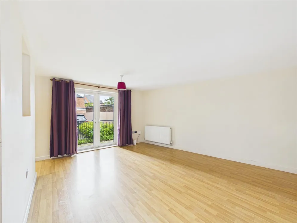 Property carousel item 4