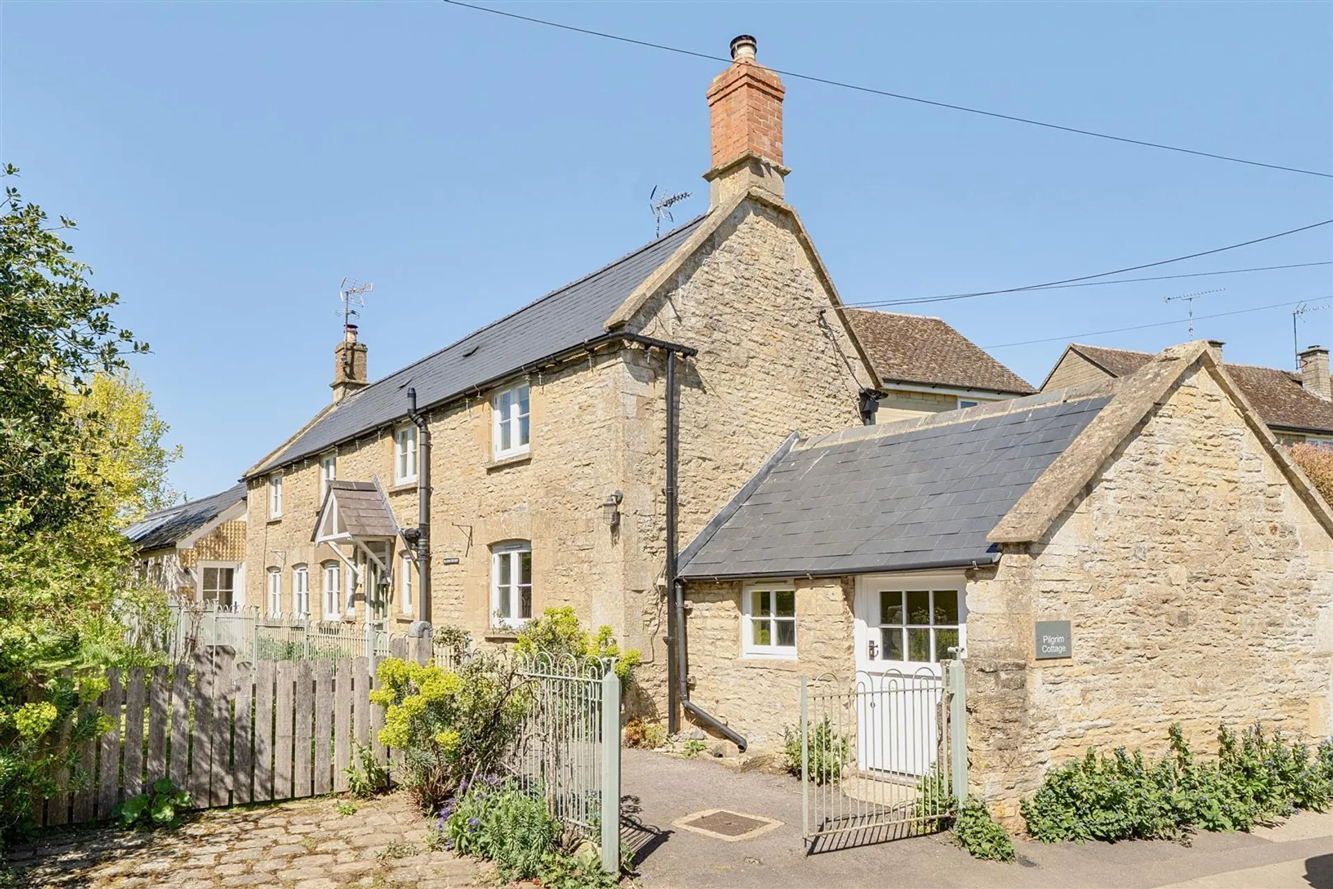 Property photo top 0