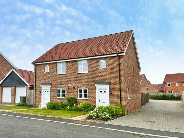 Alec East Road, Blofield, NR13 4UA