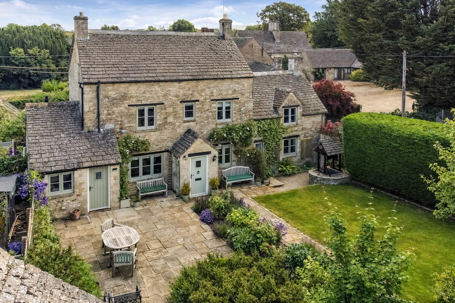 Property photo top 0