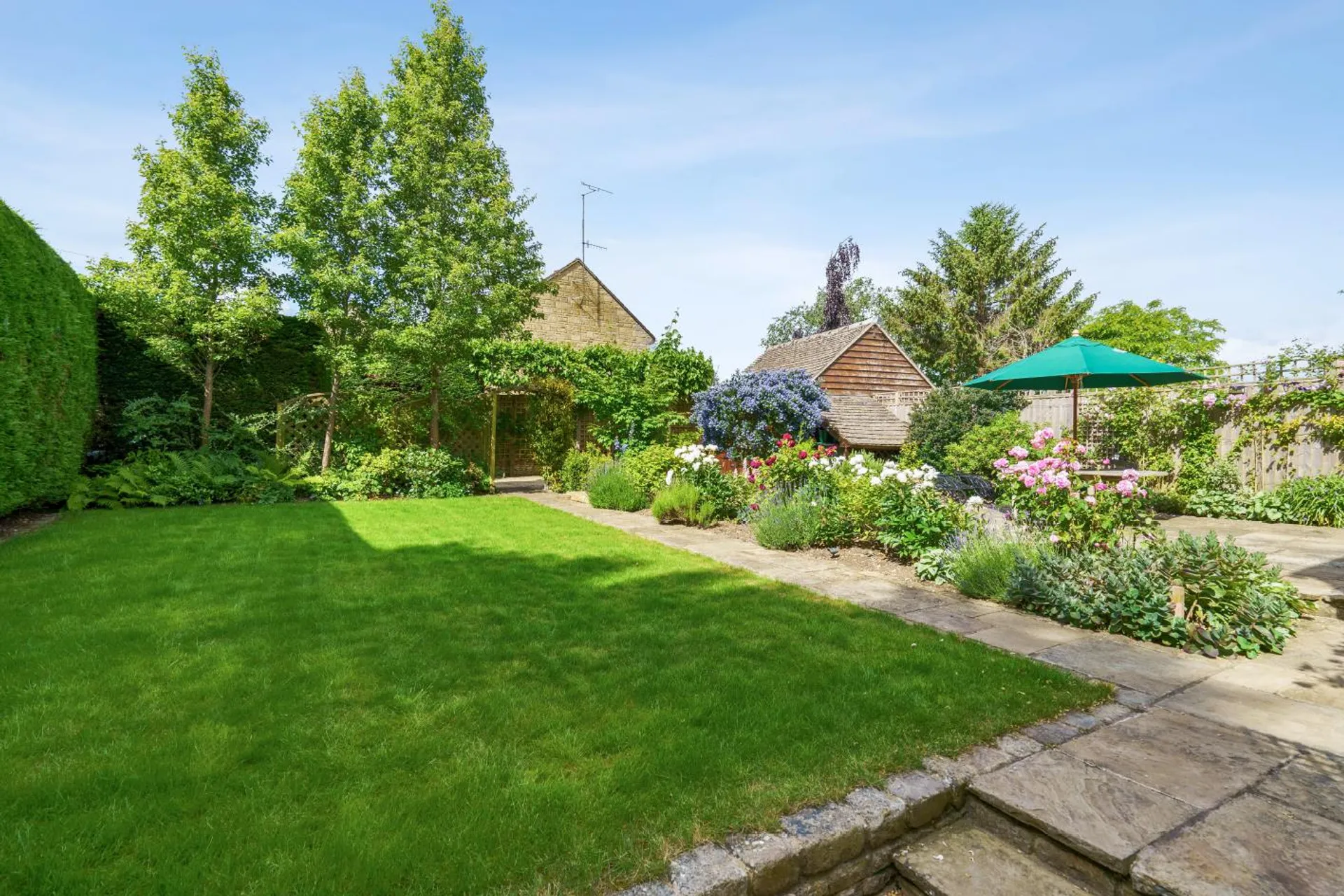 Property photo top 1