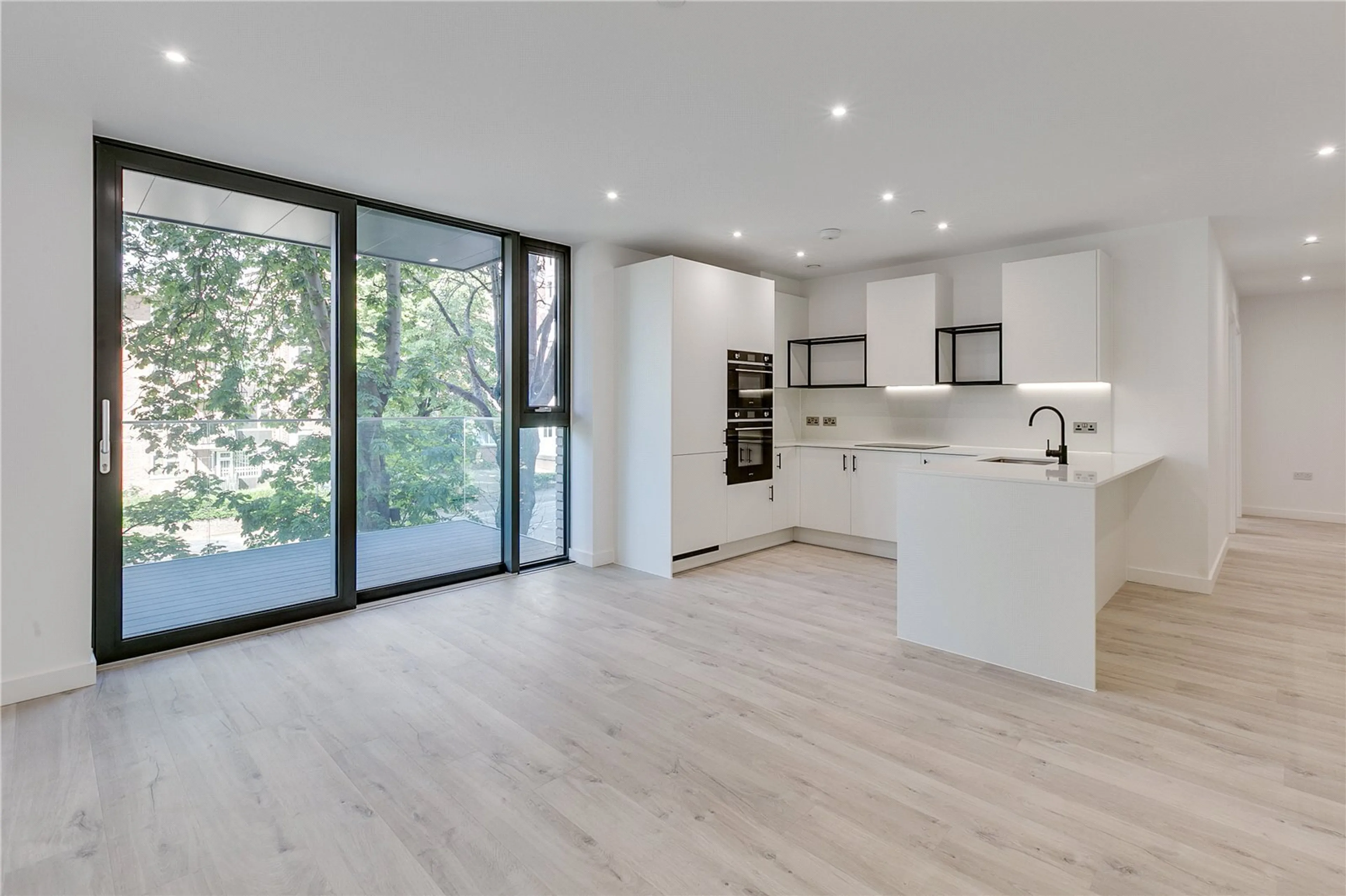 Photo 0
