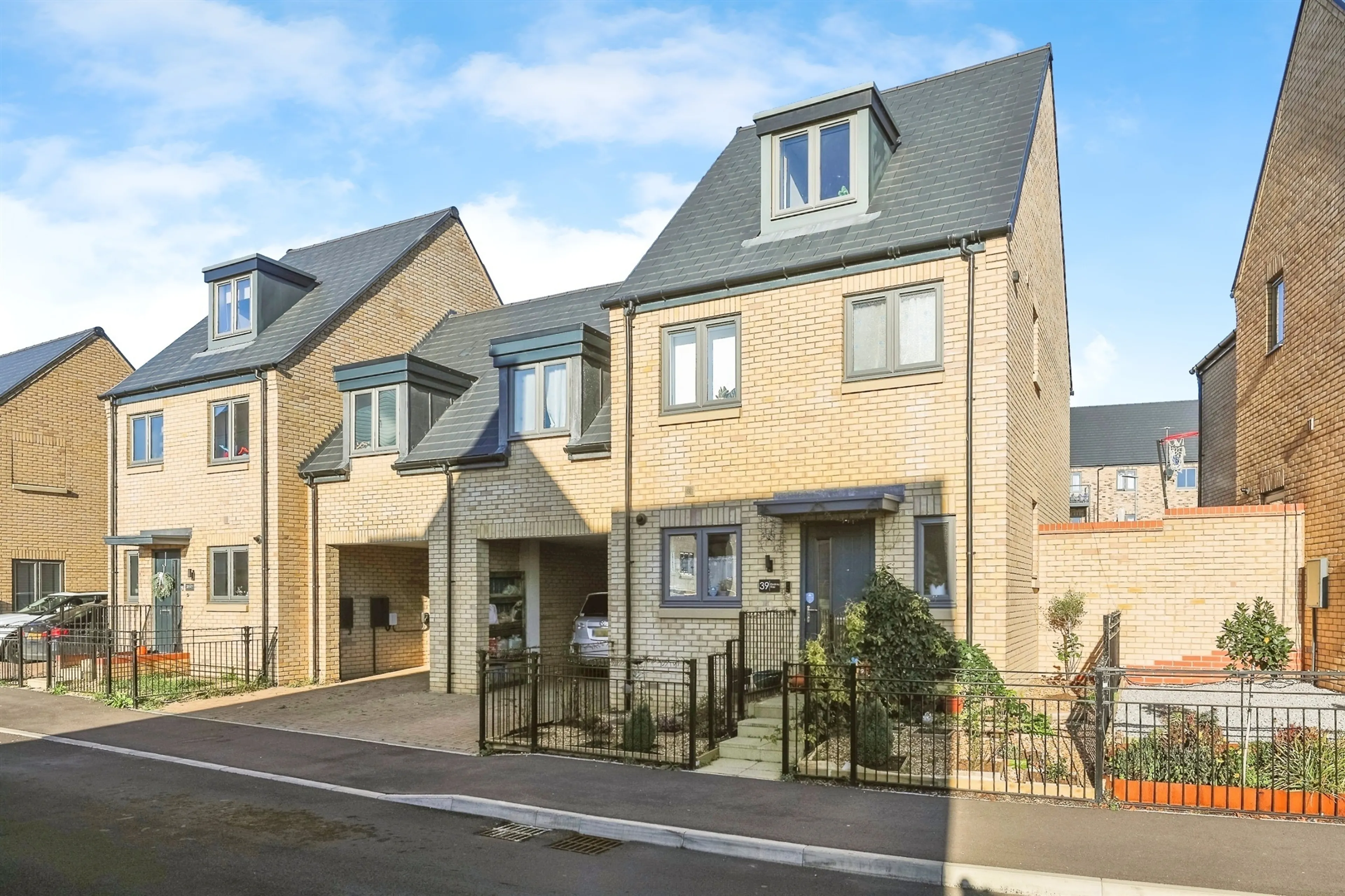 Property photo 0