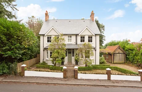 Tilford Road, HINDHEAD, GU26