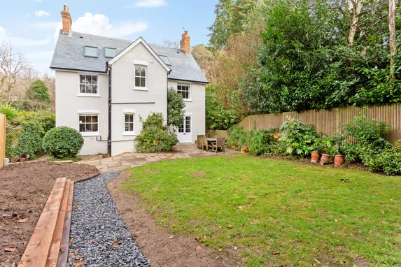 Tilford Road, HINDHEAD, GU26