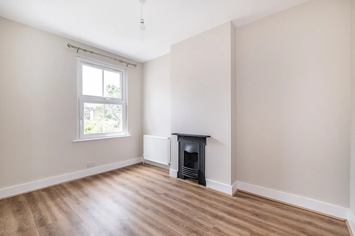 Arlington Road Teddington TW11 photo 3