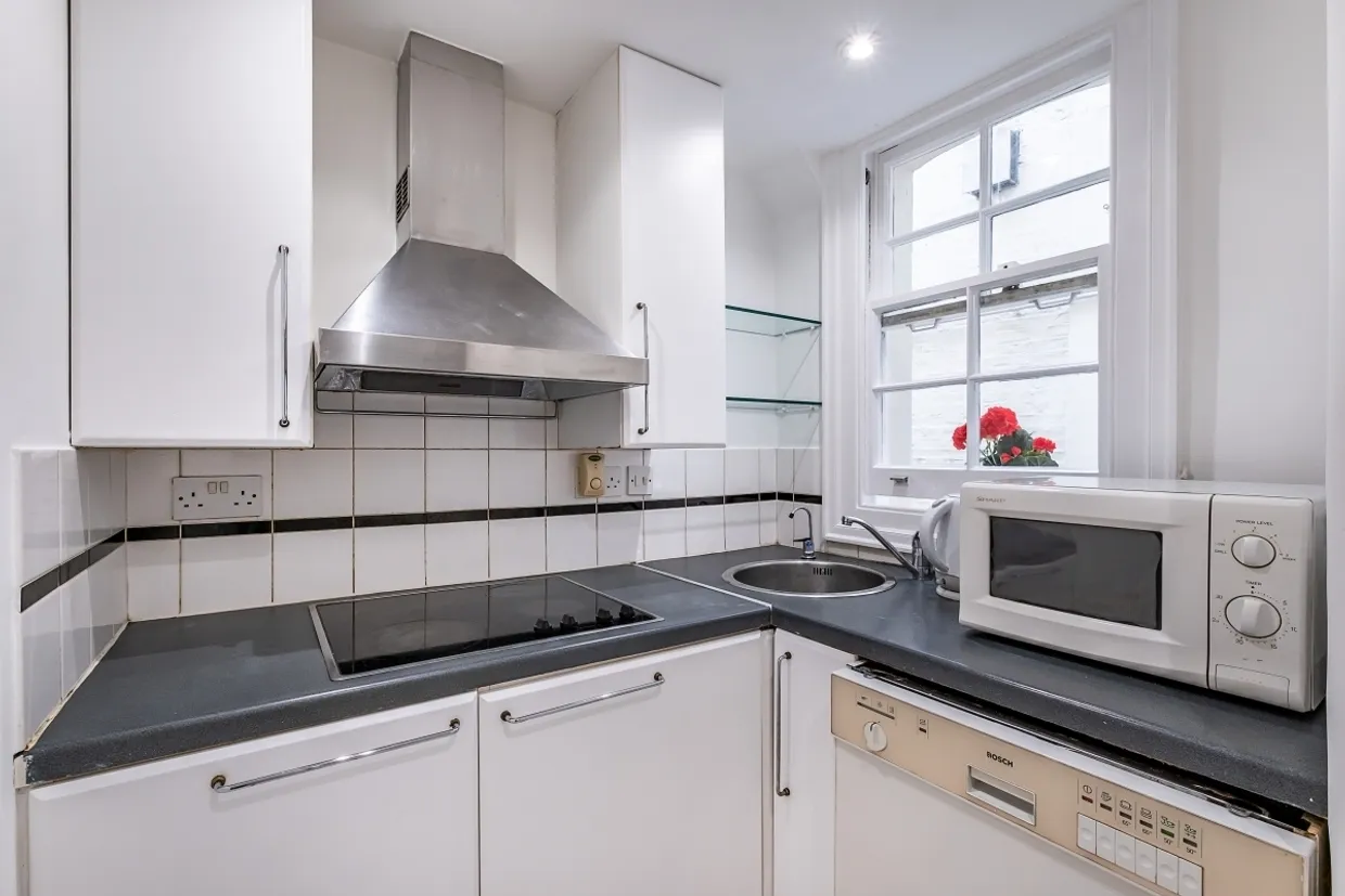 Sussex Gardens Paddington W2 photo 7