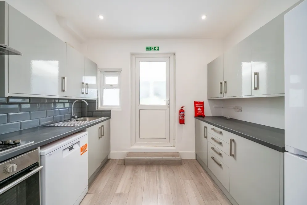 Mellison Road London SW17 photo 3