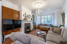 Finchley Road London NW2 photo 1
