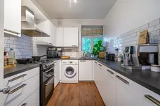 Finchley Road London NW2 photo 2