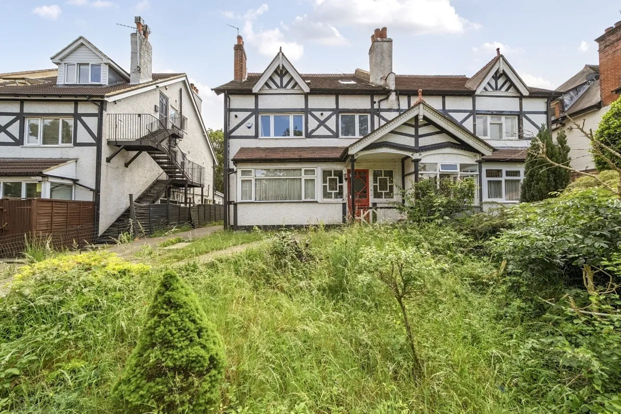 Brighton Road Purley CR8 photo 15