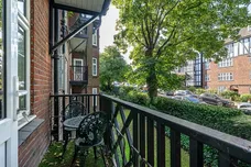 Finchley Road London NW2 photo 7