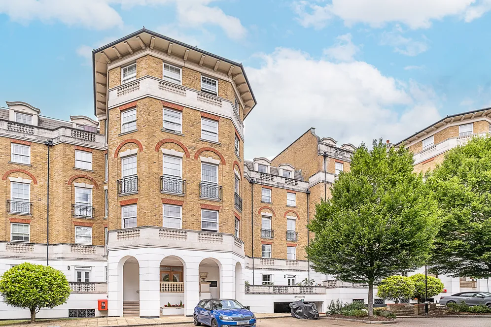 Chapman Square, London, SW19 photo 27