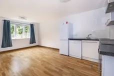 The Downs, London, SW20 photo 2