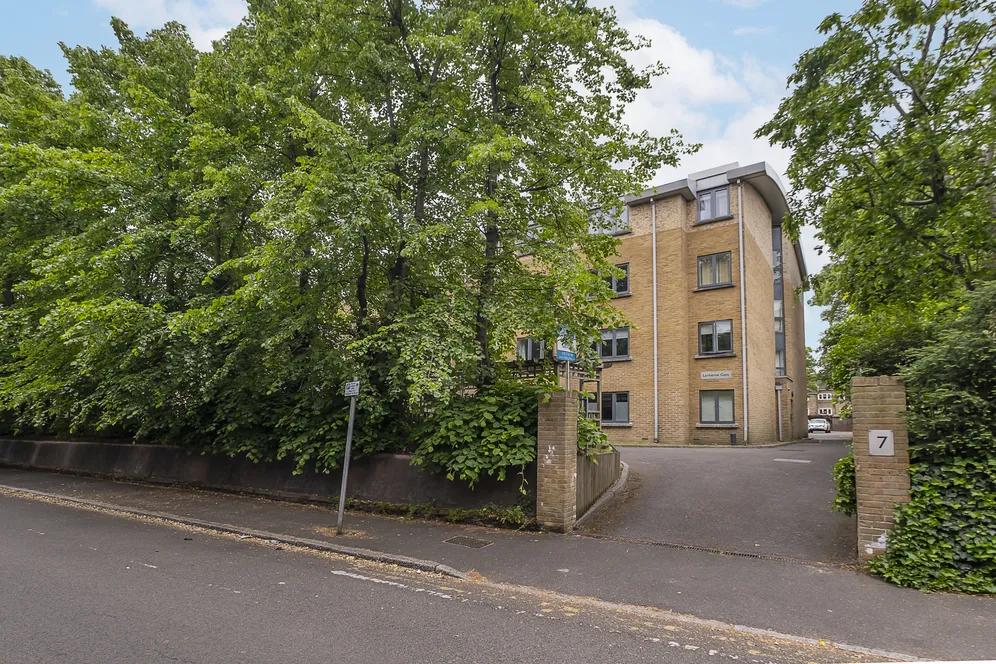 The Downs, London, SW20 photo 3