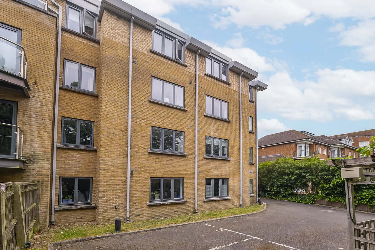 The Downs, London, SW20 photo 13