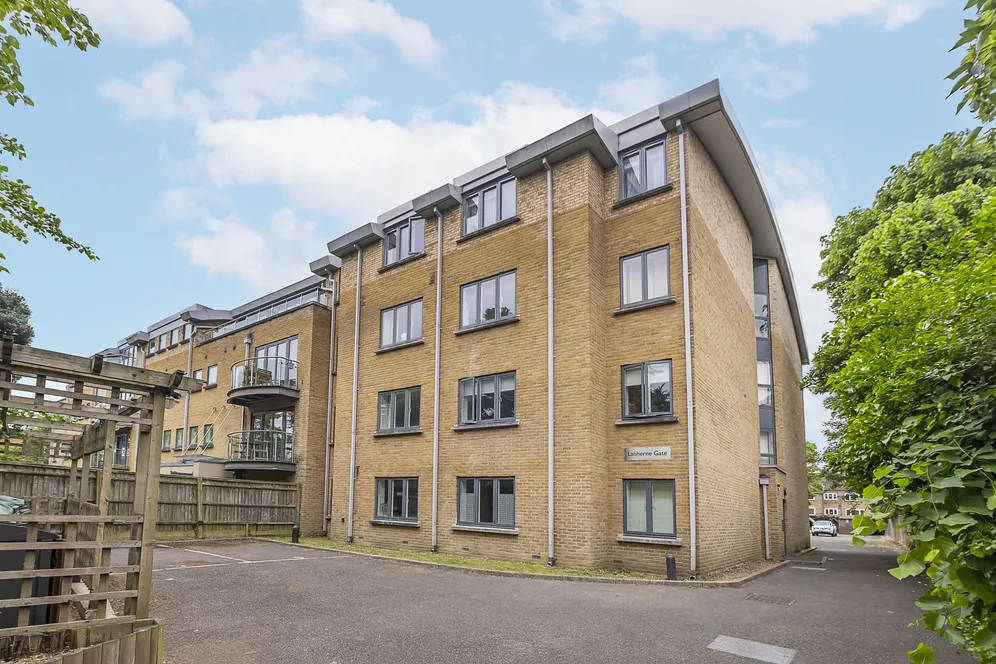 The Downs, London, SW20 photo 14