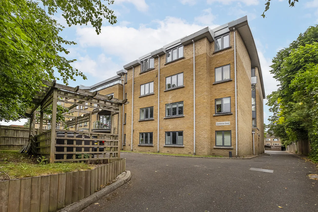 The Downs, London, SW20 photo 16