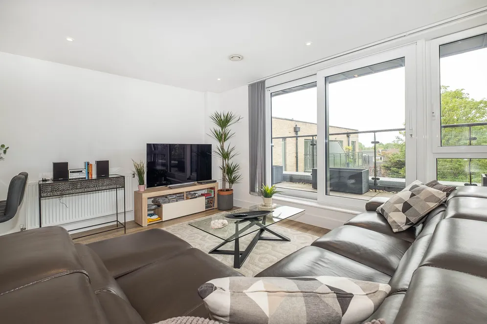 Hartfield Road, London, SW19 photo 11