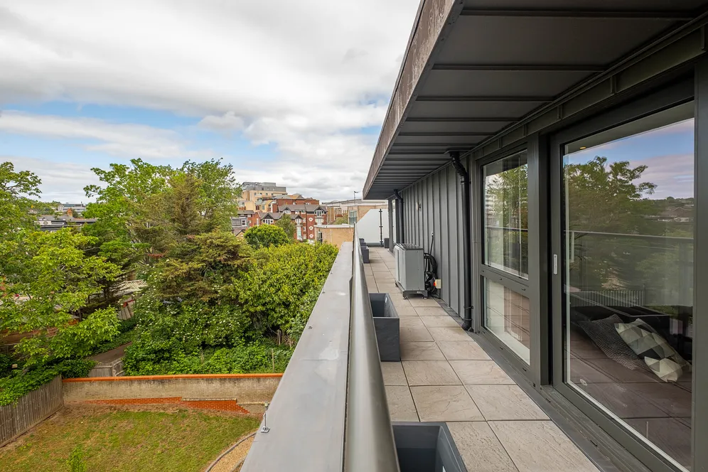 Hartfield Road, London, SW19 photo 15