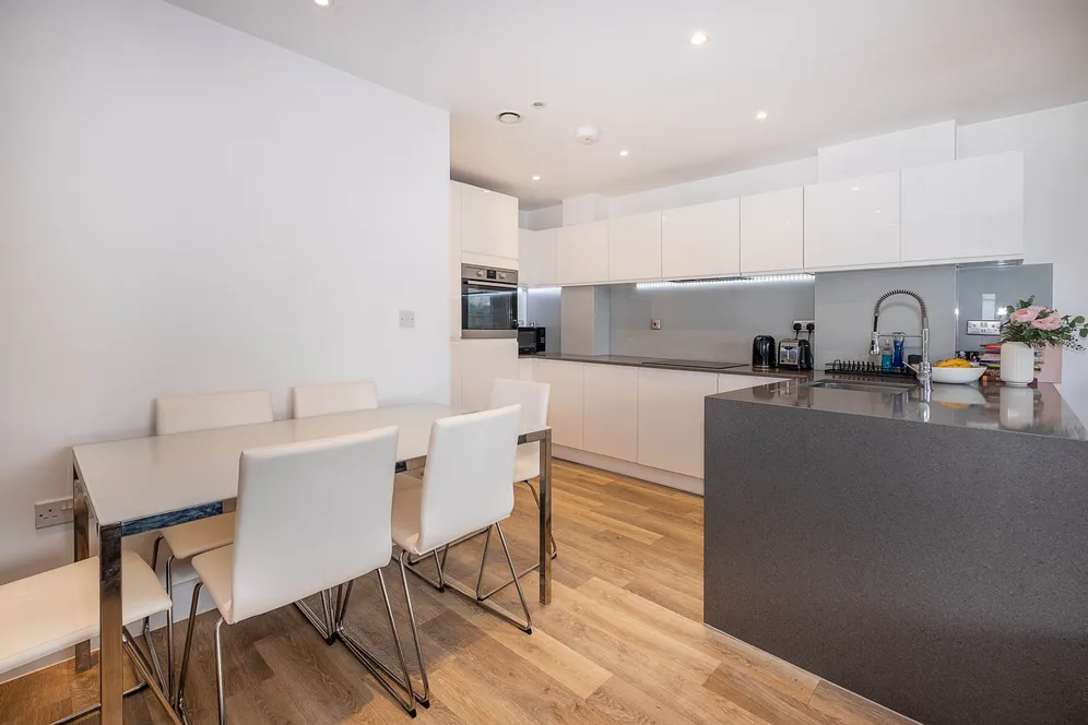 Hartfield Road, London, SW19 photo 18