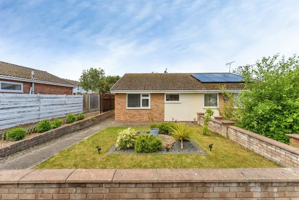 Lon Islwyn, Prestatyn, Denbighshire, ...