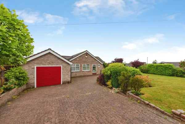 Leicester Close, Washingborough, Linc...