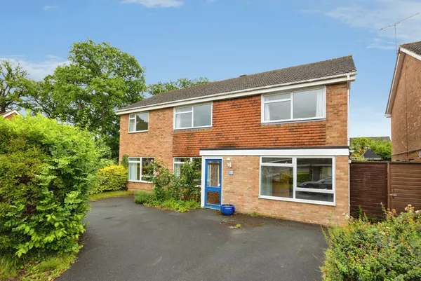 Rodney Way, GUILDFORD, Surrey, GU1