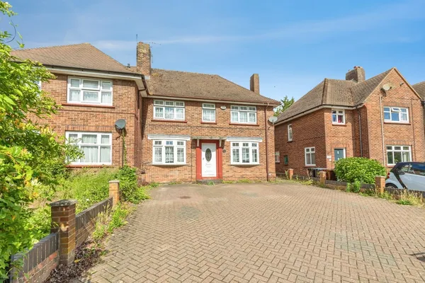 Valley Drive, Gravesend, Kent, DA12