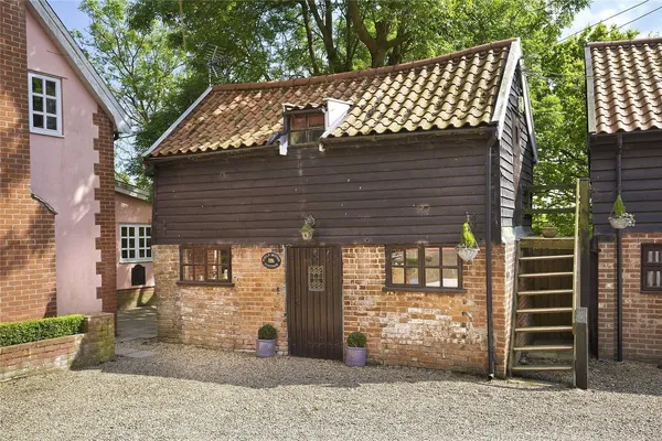 Linstead, Halesworth, IP19 photo 10