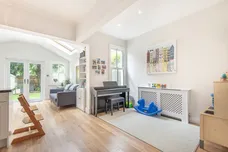 Chatsworth Avenue London SW20 photo 3