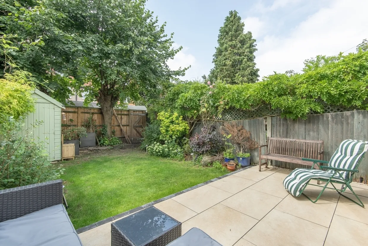 Chatsworth Avenue London SW20 photo 10