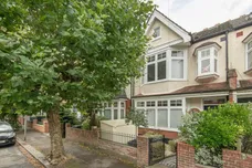 Chatsworth Avenue London SW20 photo 11