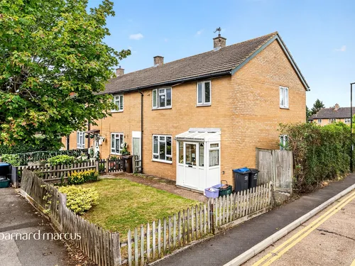 Carisbrooke Road, Mitchamphoto