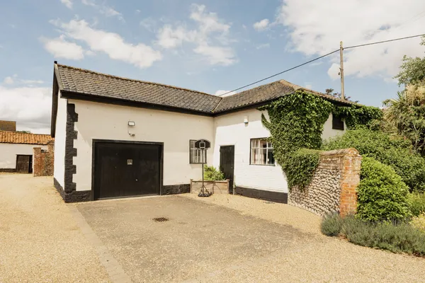 Watton Road, Shropham, NR17 photo 37