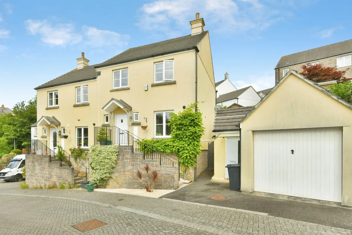 Honeysuckle Close, Pillmere, Saltash