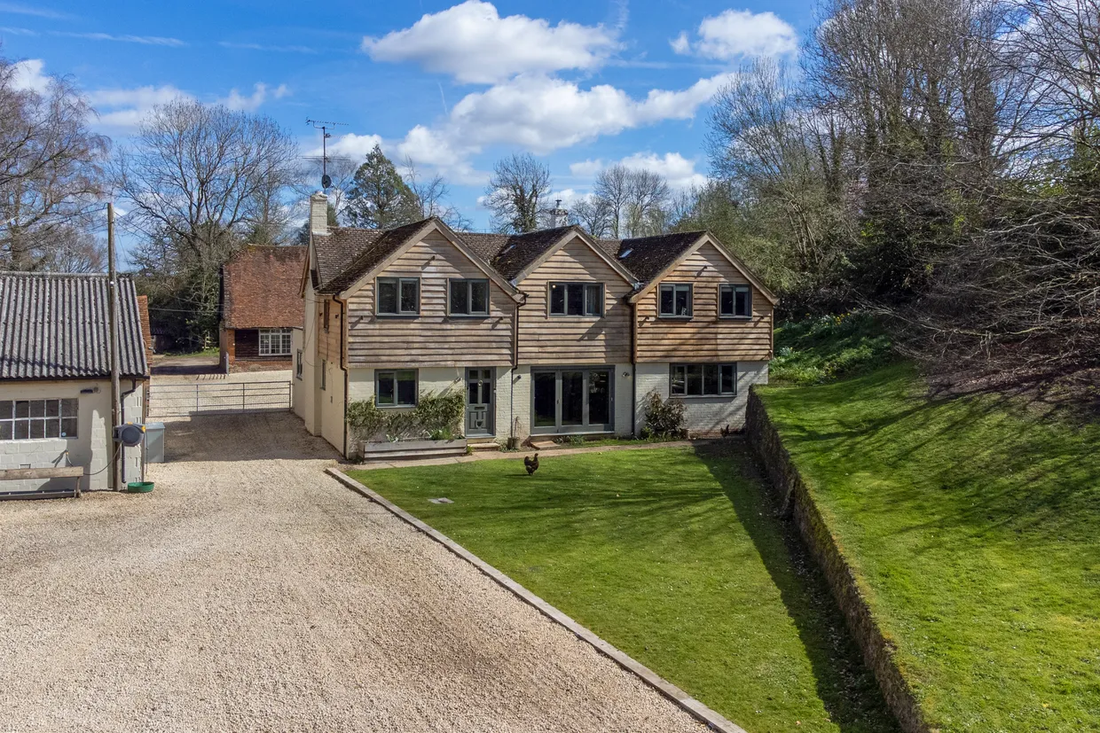 Harts Lane, Newbury, RG20 photo 1