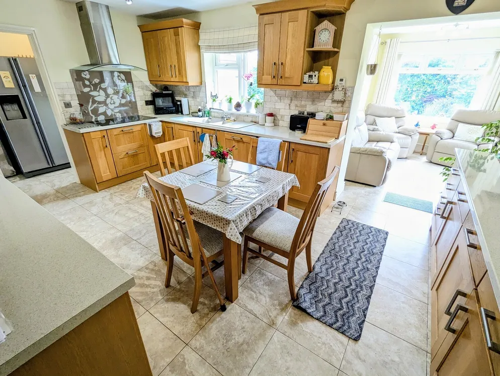 Property carousel item 4