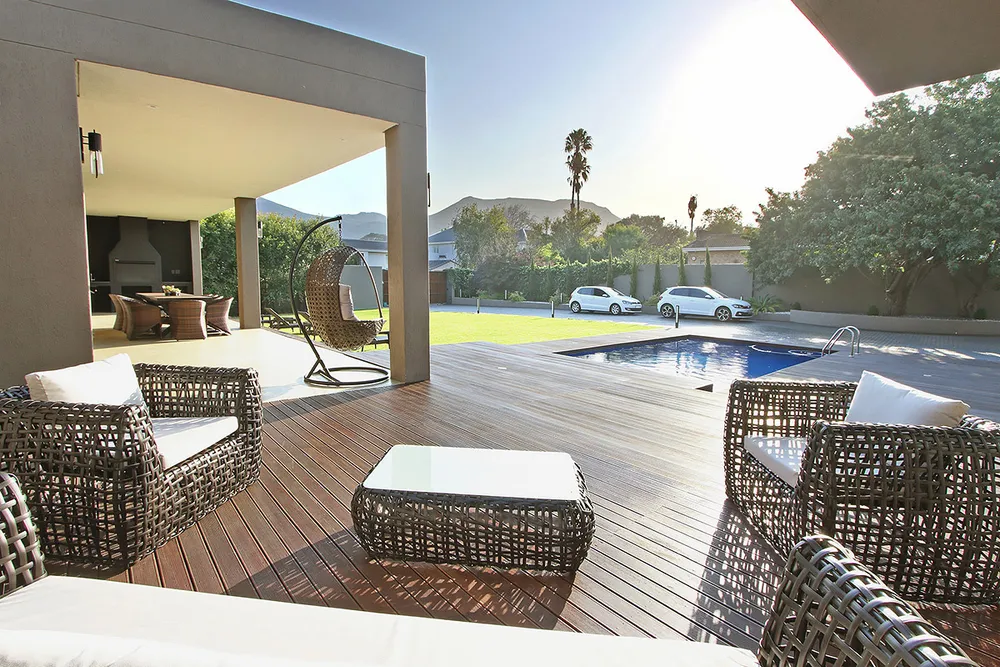 South Africa, Western Cape, Constantia, Zomerlust Avenue, 5