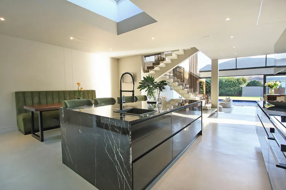 South Africa, Western Cape, Constantia, Zomerlust Avenue, 5